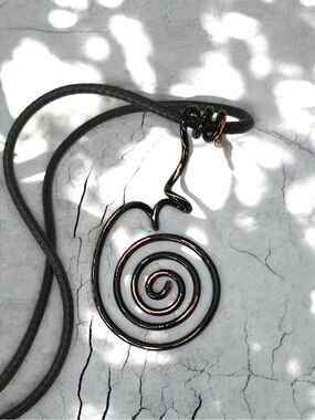 5 For $25💫Alternative Black Wire Swirl Pendant Necklace